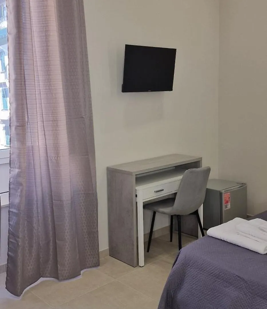 Mopi Maison Naples 0*,