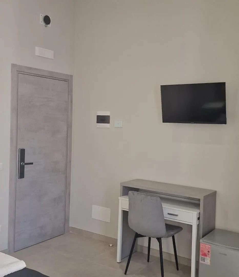Mopi Maison Naples 0*,