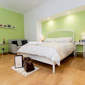 Vico Milano 18 Bed & Breakfast
