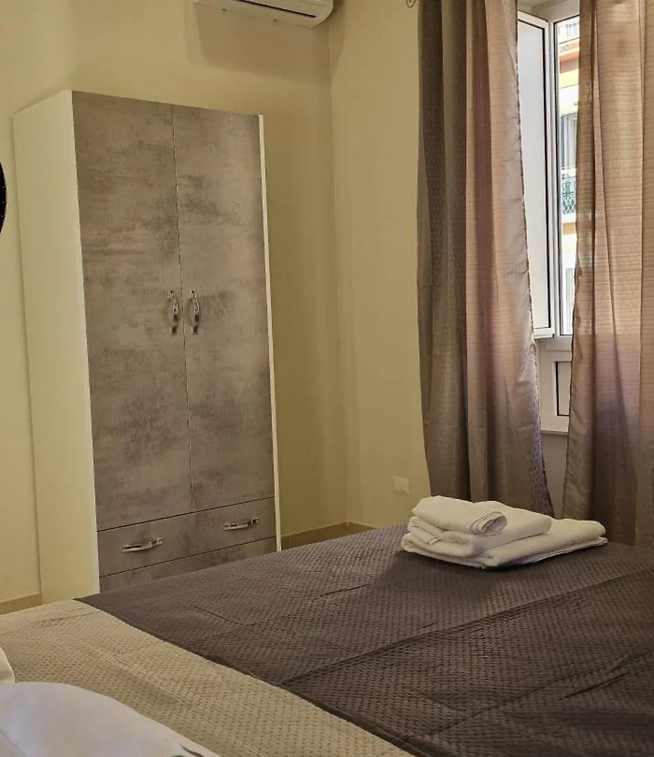 Mopi Maison Naples 0*,  Italy