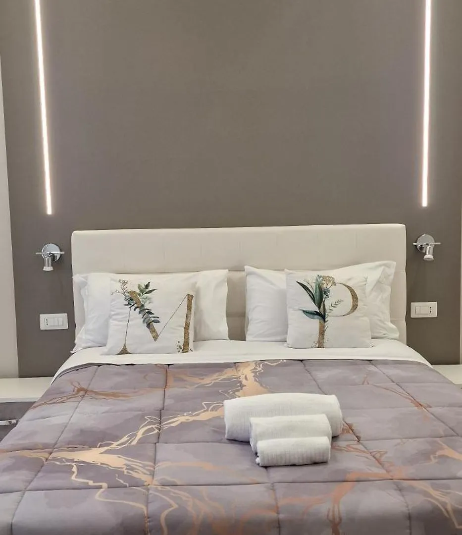 Mopi Maison Naples 0*,